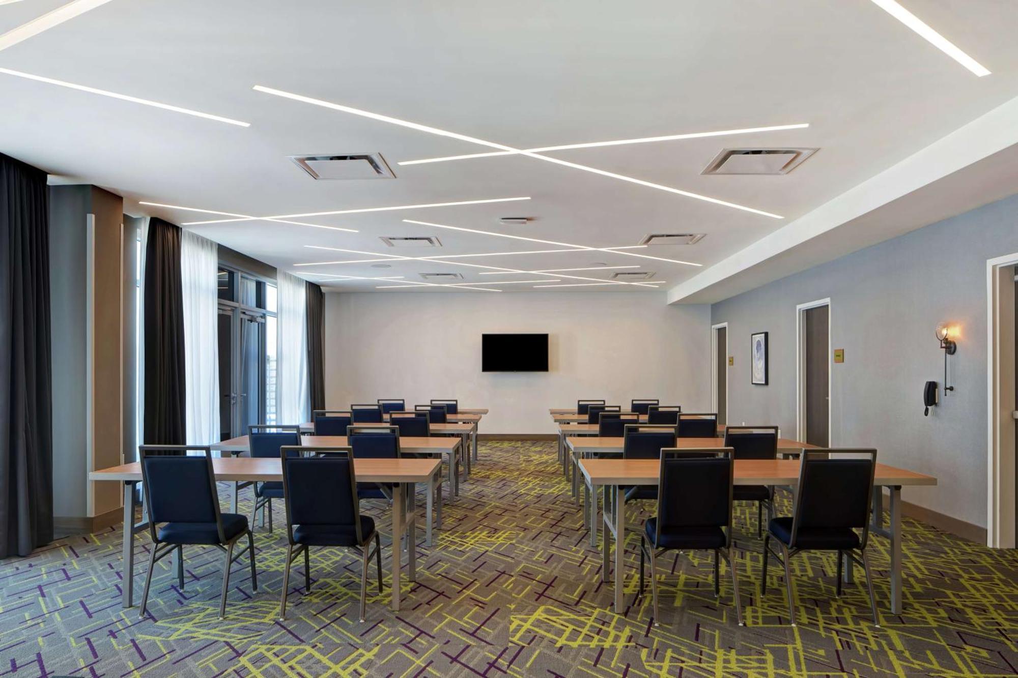Home2 Suites By Hilton Charlotte Uptown Exterior photo