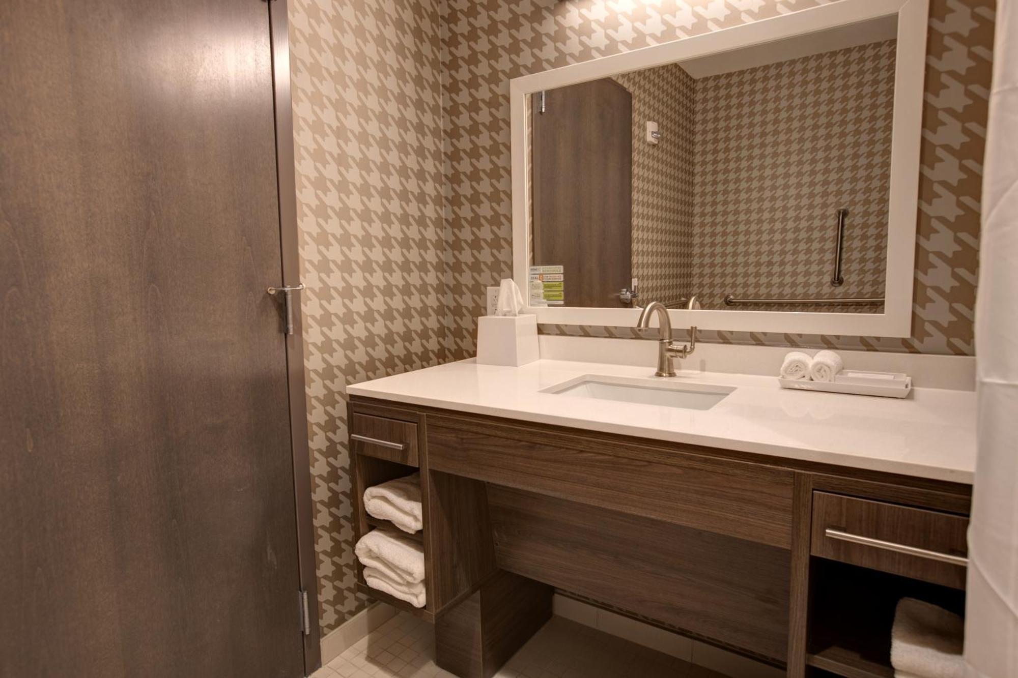 Home2 Suites By Hilton Charlotte Uptown Exterior photo
